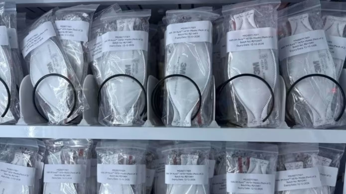 சிங்கப்பூரில் 2 இலவச N95 முகக்கவசங்கள் ஒரு வாரத்திற்குப் போதுமா..?? நிபுணர்கள் விளக்கம்!